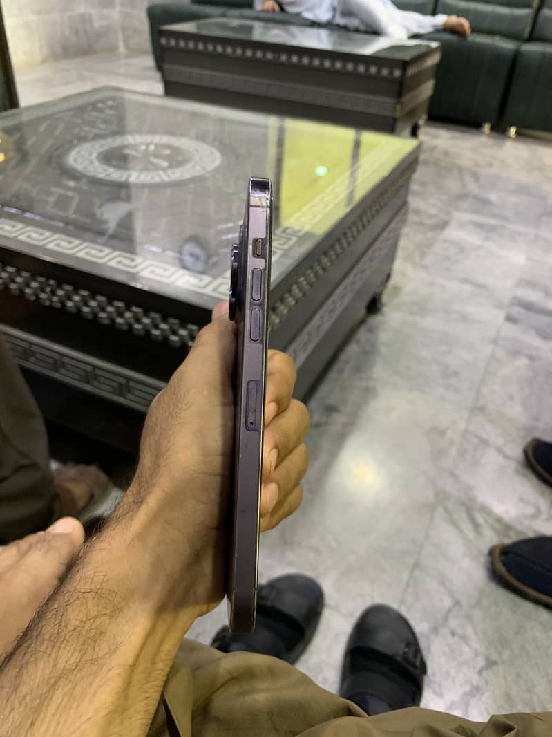 Apple iPhone 14 Pro Max 3