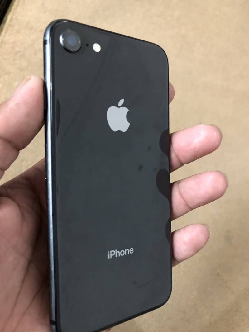 Apple iPhone 8 1