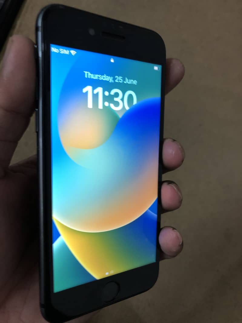 Apple iPhone 8 4