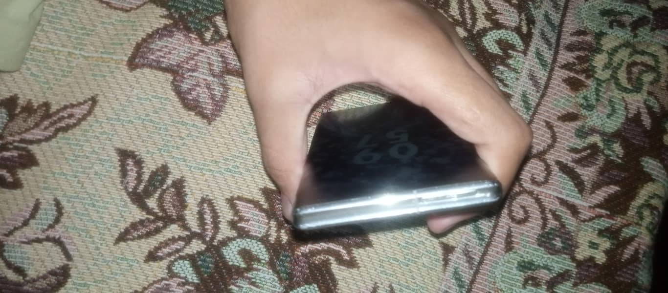 Sharp Aquos r6 3