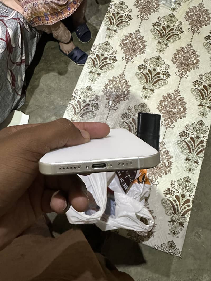 Apple iPhone 16 Plus 2