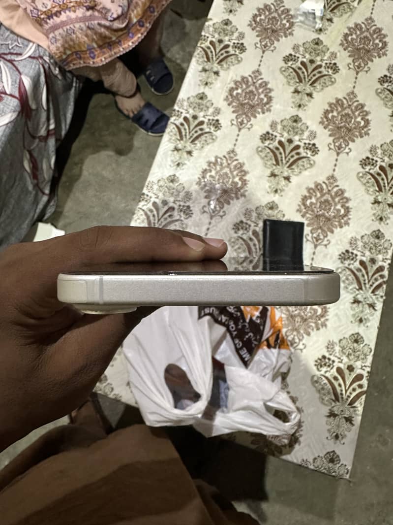 Apple iPhone 16 Plus 5