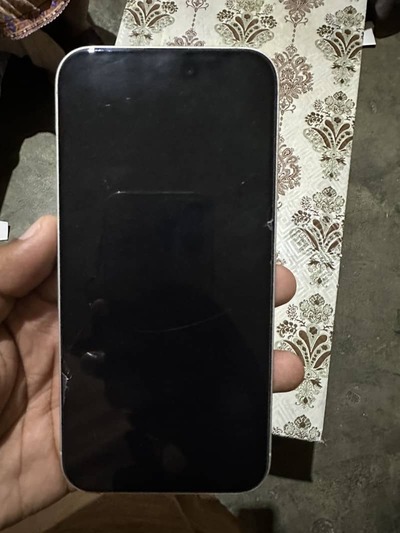 Apple iPhone 16 Plus 10