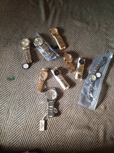 watches sell different price