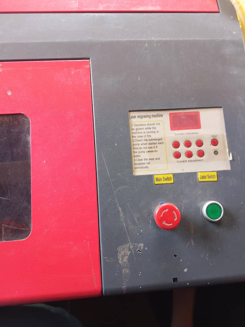 Acrilic laser cutting plotter machine 6