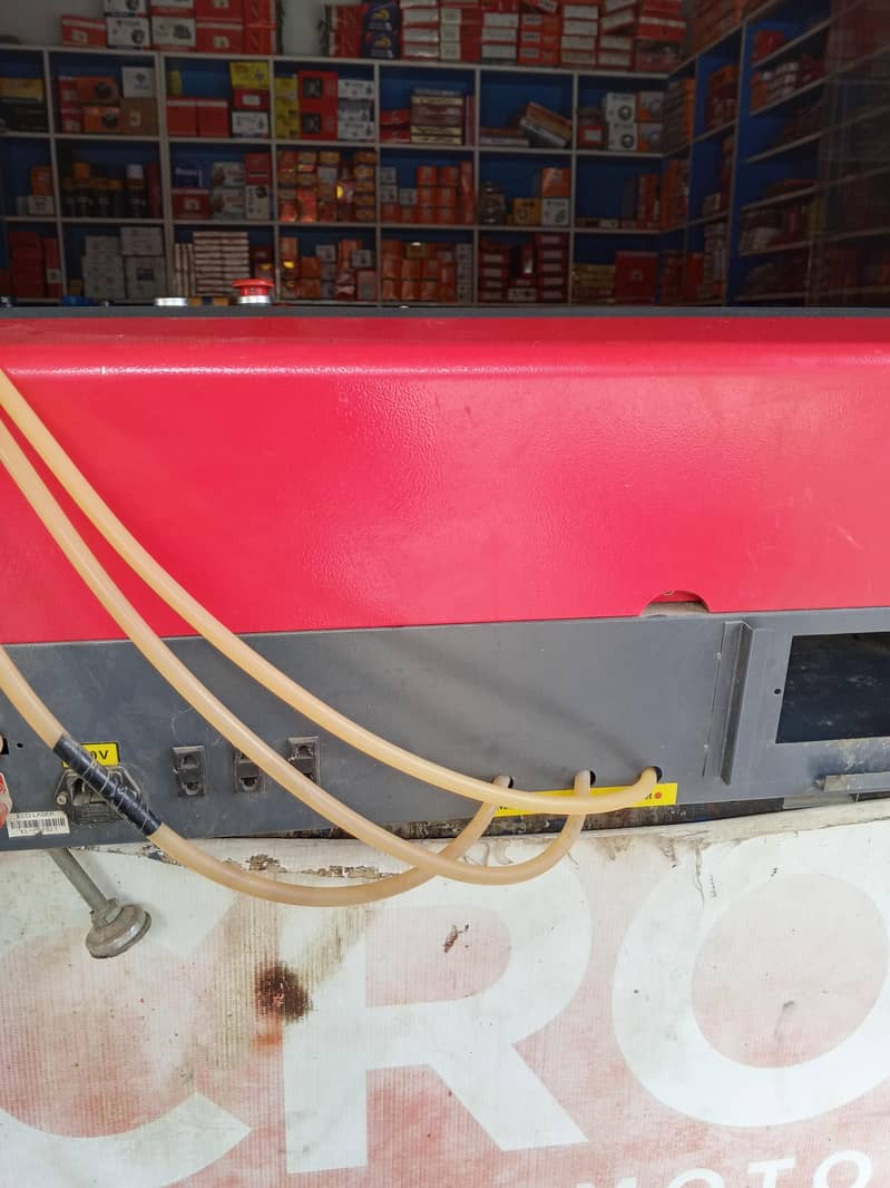 Acrilic laser cutting plotter machine 9
