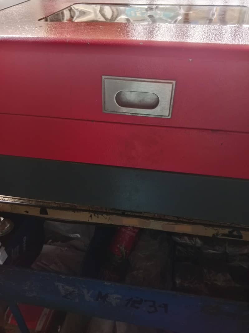 Acrilic laser cutting plotter machine 11