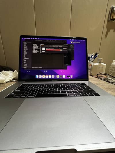 MacBook Pro late 2016 Touch Bar 15 inch