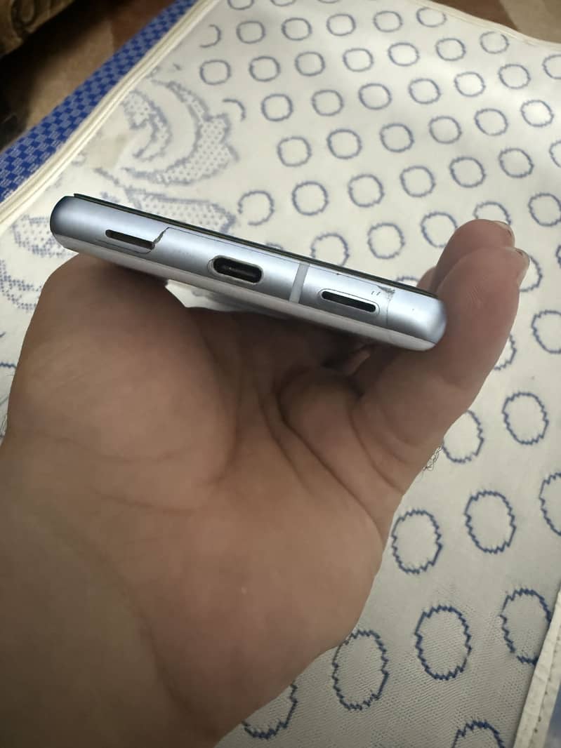 Google pixel 7a 4