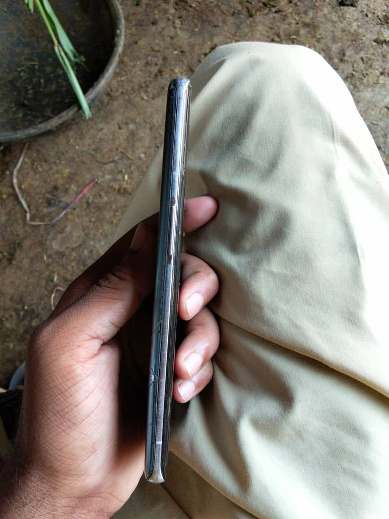 One Plus 9 Pro 6