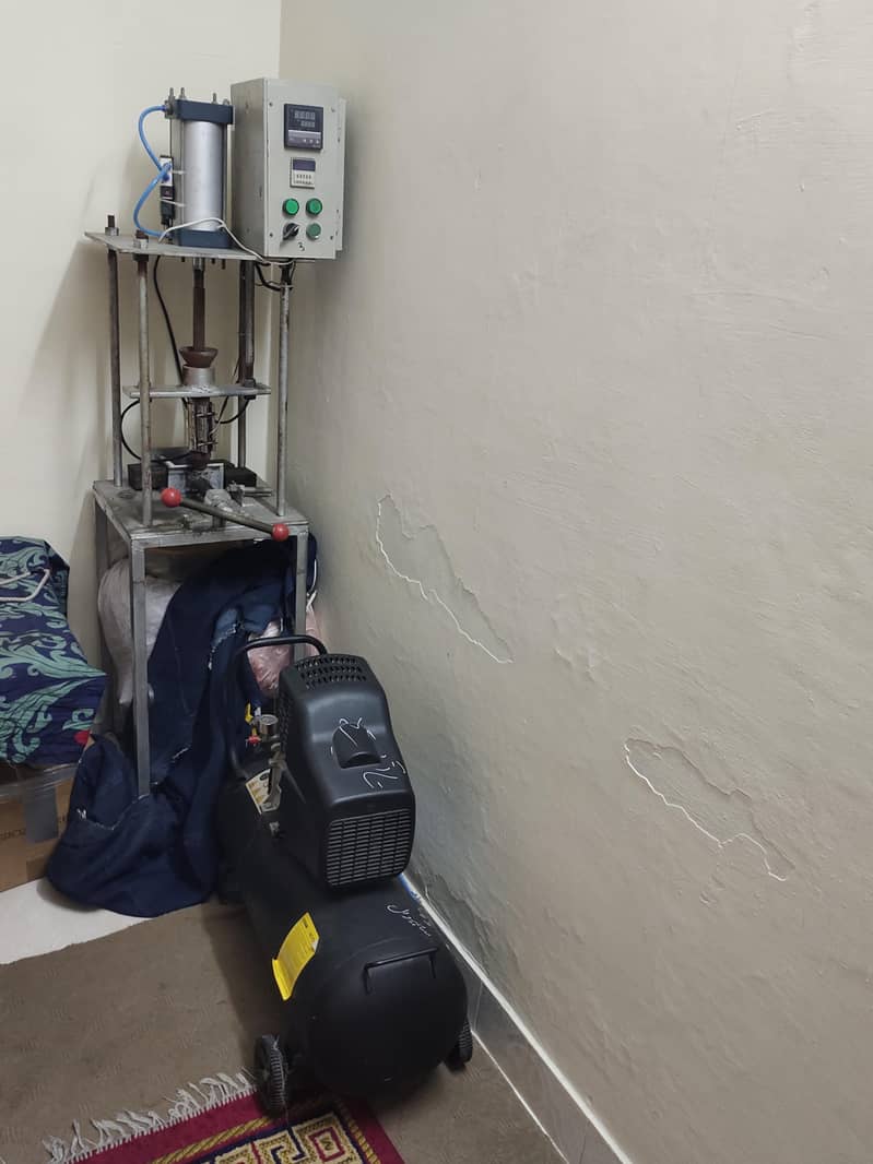 Data cable machine with compressor 0
