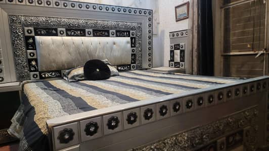 King Side Bed for Sale Read Description