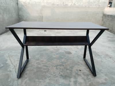 High Quality Office Table for Sale - Excellent Condition |