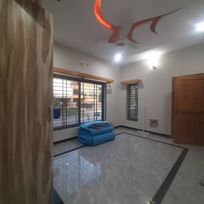 7 Marla Like Brend Full Opan Corner Besment Avilable For Rent In G 13/2