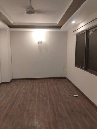 Three bedrooms unfurnished flat available for rent in E11