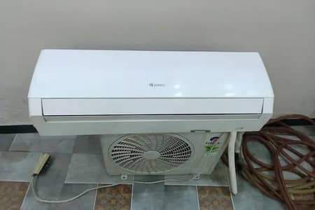 Gree 1.5 ton DC inverter heat and cool totally genuine No repier