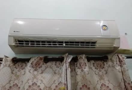 Gree 1.5 ton non inverter Totally genuine No repier luch condition