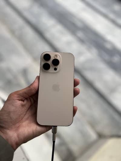 Apple iPhone 16 Pro
