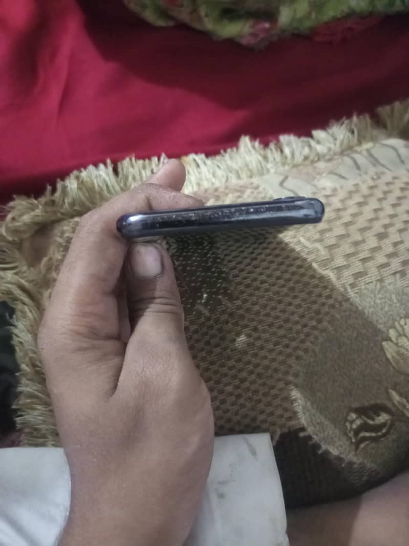 Apple iPhone X 5
