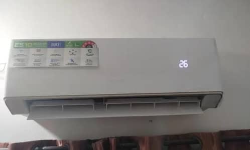 Tcl 1.5 ton DC inverter heat and cool totally genuine
