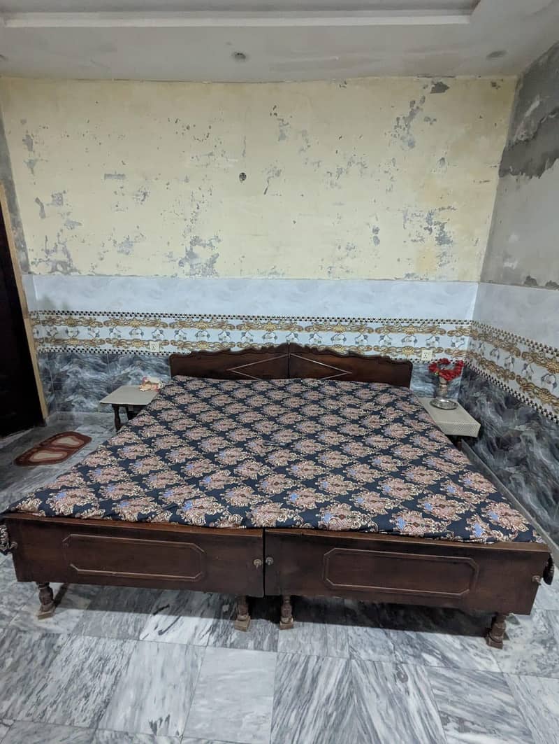 Bed, Dressing table and Showcase 0