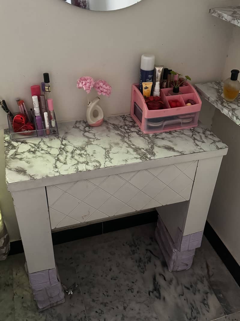 Vanity/dressing table with mirror 7