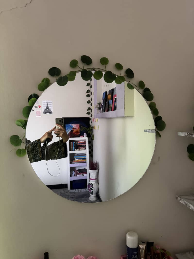 Vanity/dressing table with mirror 9