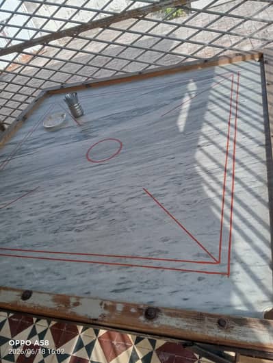 carram board with 3 banch