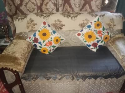 urgent for sale sofa set 7-8 setear