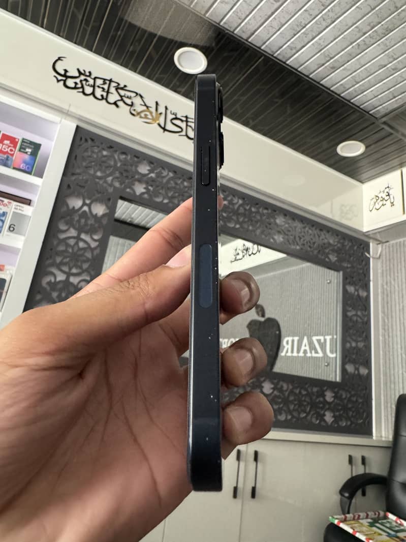 Apple iPhone 13 1
