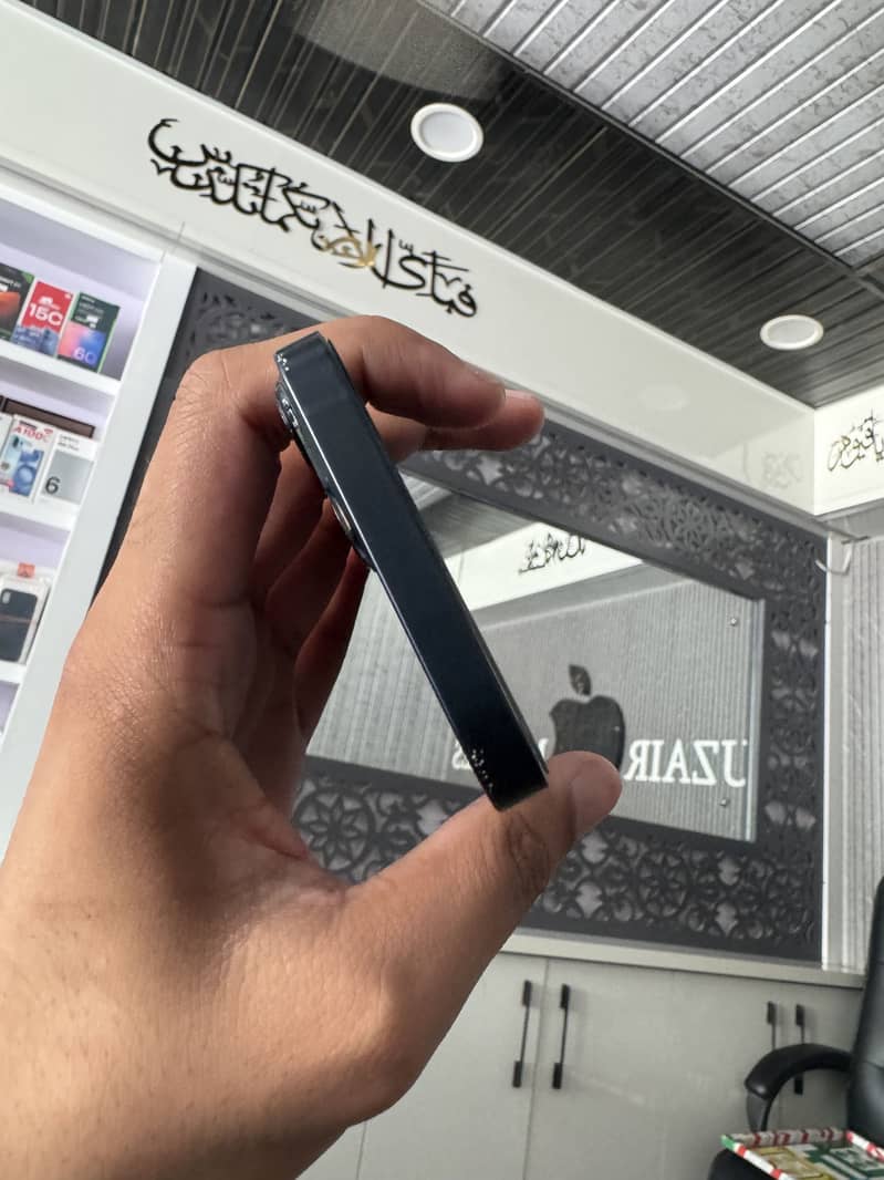 Apple iPhone 13 3