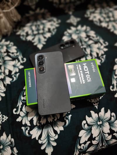 hot 60i 6 GB 128 condition 10 10 PTA approved 6 maa ke warranty hy