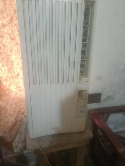 Window AC for Sale – Good Working Condition