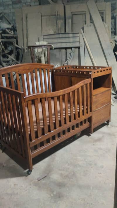 BRAND NEW BABY COT WITH HYDRAULIC DRAWERS
