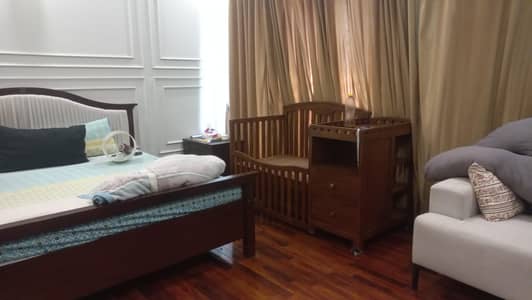 BRAND NEW BABY COT WITH HYDRAULIC DRAWERS