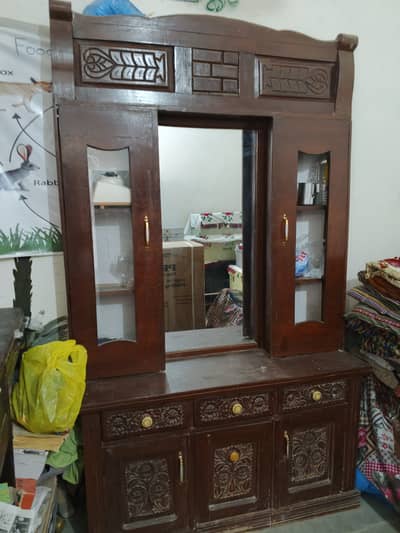 Dresseing table used