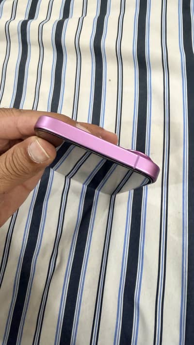 Apple iPhone 16
