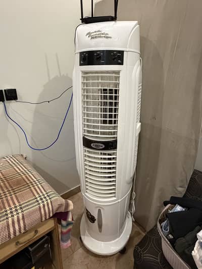 I ZONE AIR COOLER WITH GEL BOTTLES