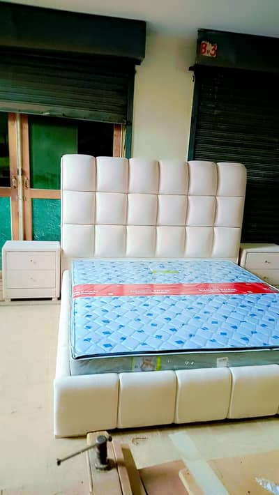 Yes available plz Whatsapp number and location