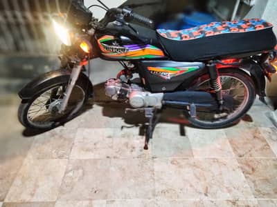 unique 70cc 2009 bike phly chek kry phir bt ok h bikul 03188308655
