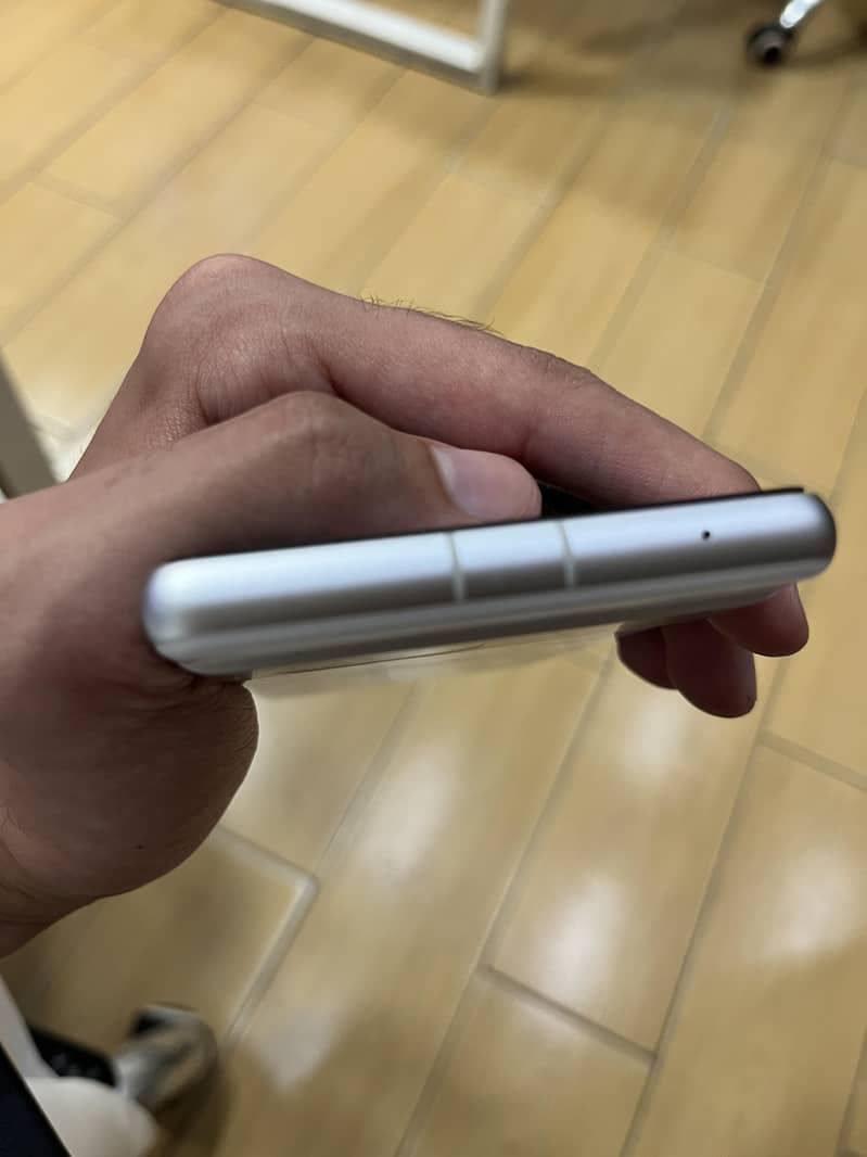 Google Pixel 7a 4