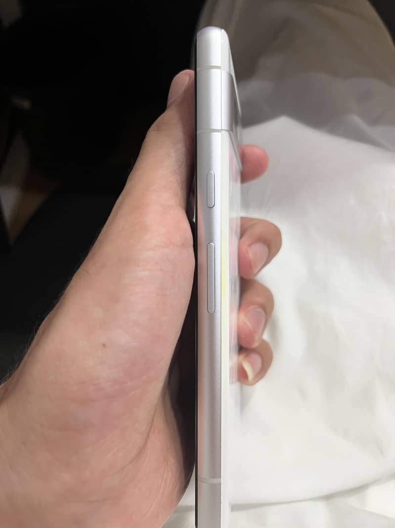 Google Pixel 7a 11