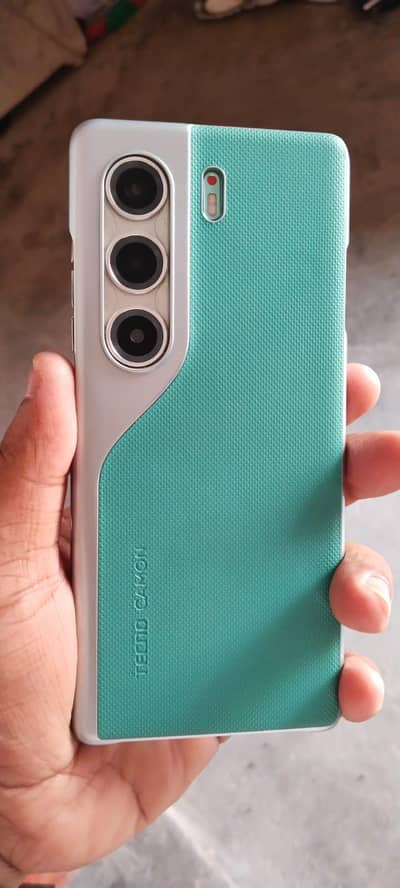 Tecno CAMON 40 Pro