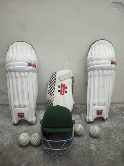Pads, Front Thai For Right Batsman , Helmet and kit bag