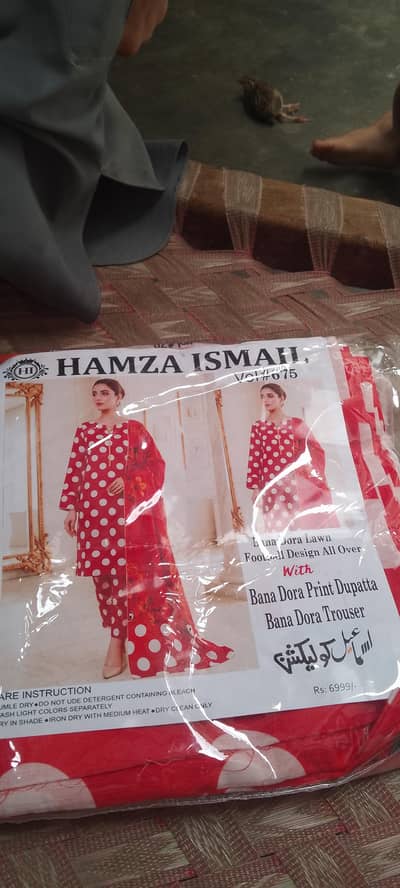 Hamza Ismail Bana Dora Lawn 3-Piece Suit - Red Polka Dot - Brand New
