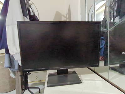 Samsung 22" Full HD LED Monitor HDMI & VGA