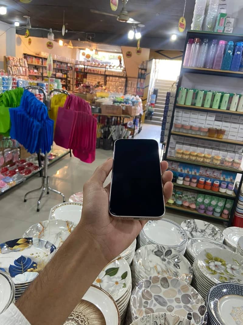 Apple iPhone 13 1
