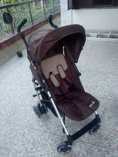 Safety 1st compact lightweight baby stroller / pram