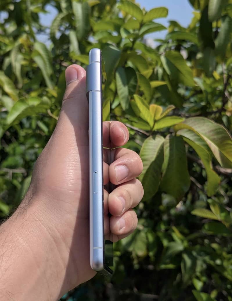 Google Pixel 7 4