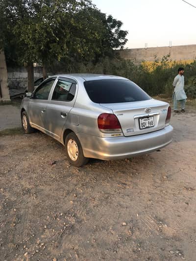 Toyota Platz 2003